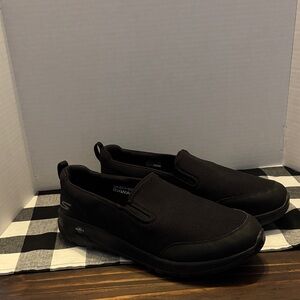 Skechers Men's Black goga mat 13 wide width shoes